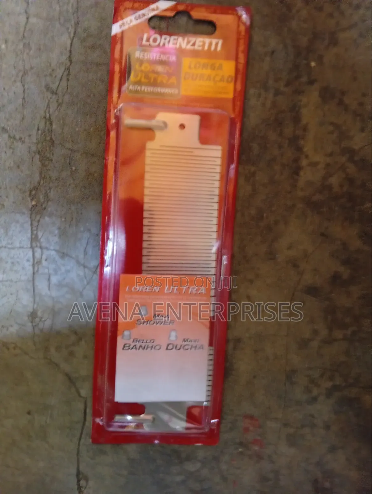 Razor Shower Element