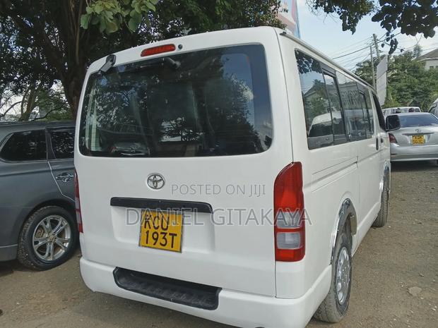 Toyota HiAce 2013 White - thumbnail 5