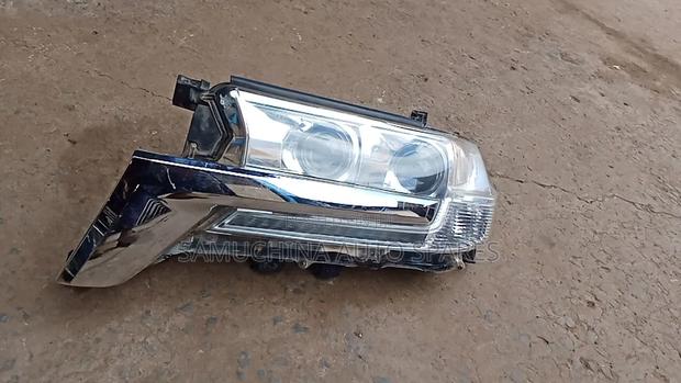 Headlight Landcruiser V8 200 Series Xenon - thumbnail 3