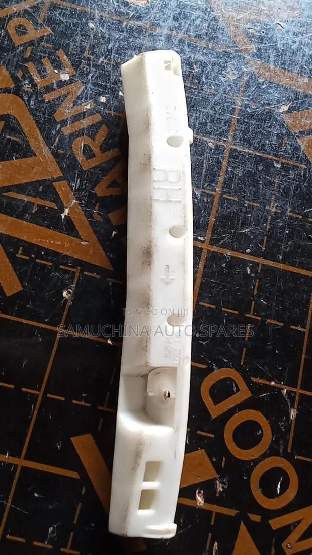 Bumper Slide Nissan Wingroad Y12 (Rhs)