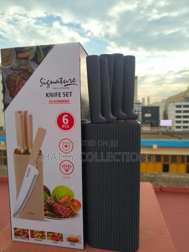 5 PCS Black Signature Knife Set With a Knife Stand