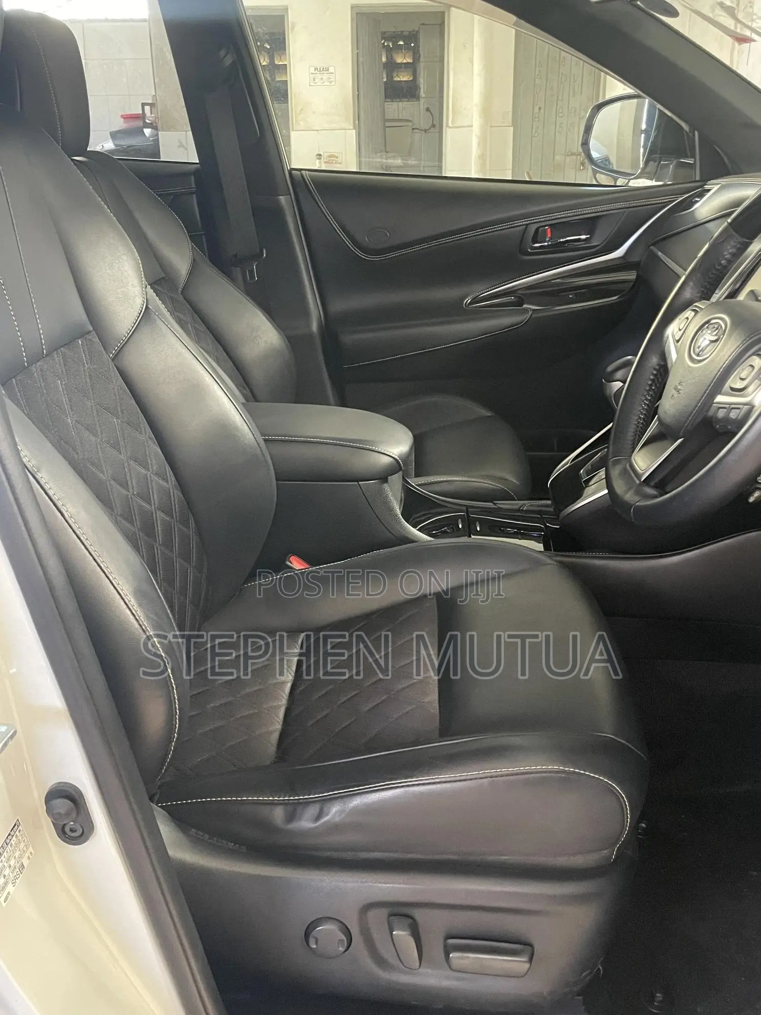 Toyota Harrier 2.0 2019 White