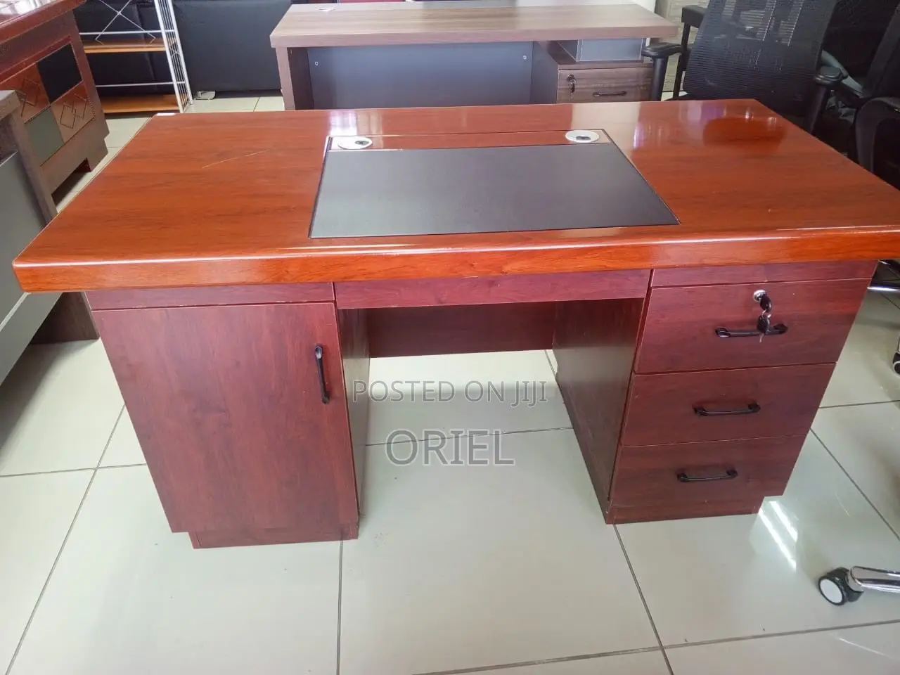 Executive Desks : Corporate Executive Office Table