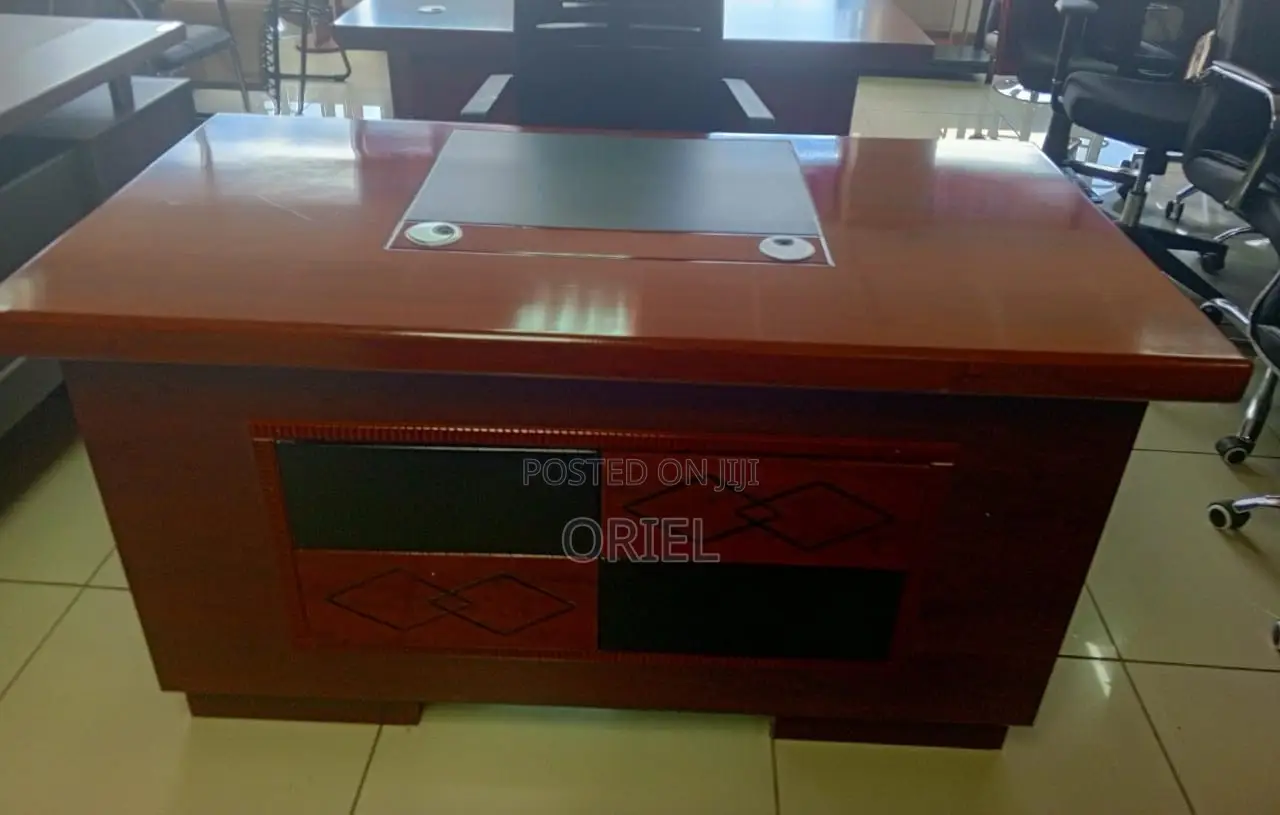 Executive Desks : Corporate Executive Office Table