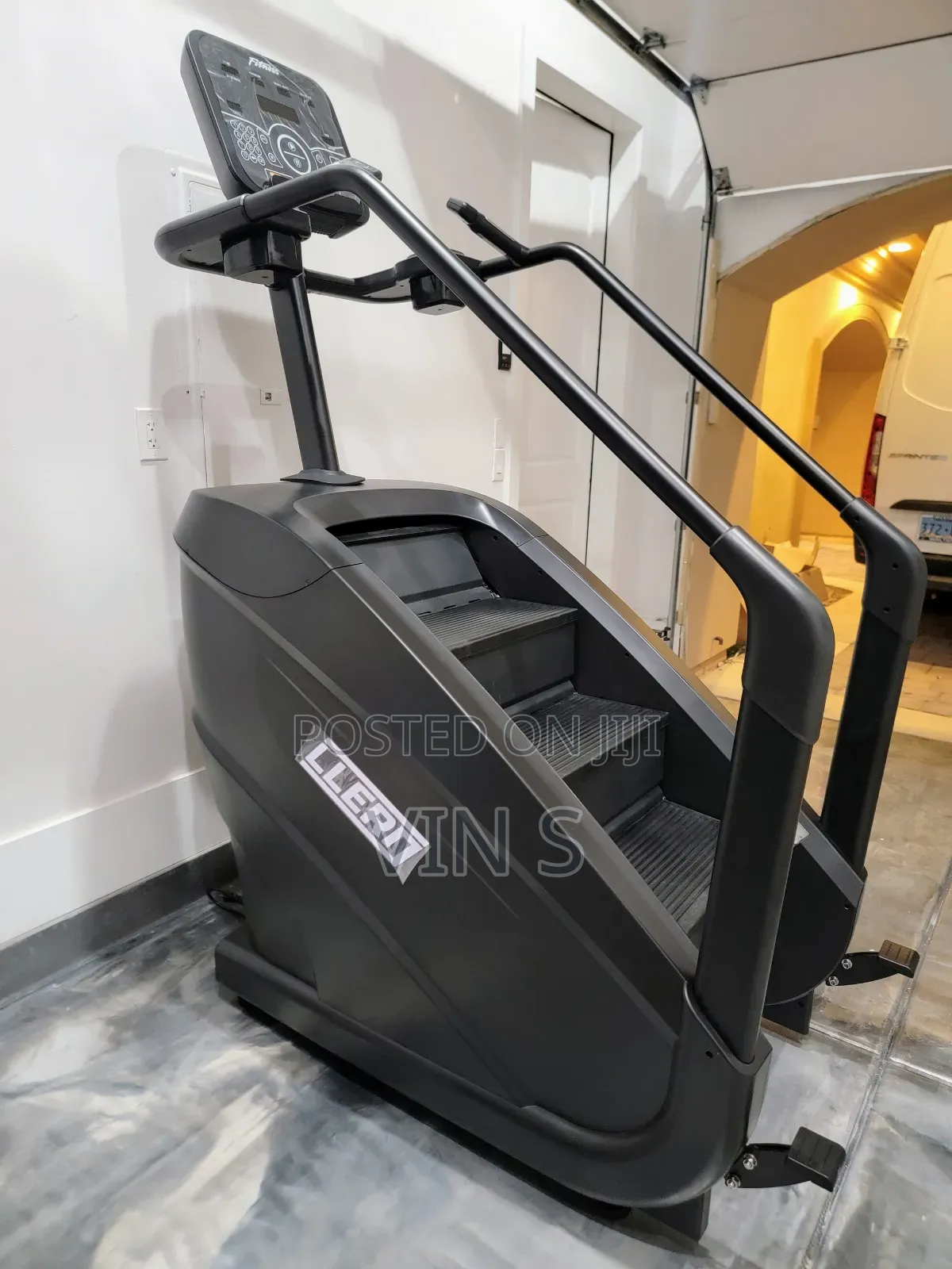 Stairmasters/Stăirmasters*Staìrmasters} Staîrmasters