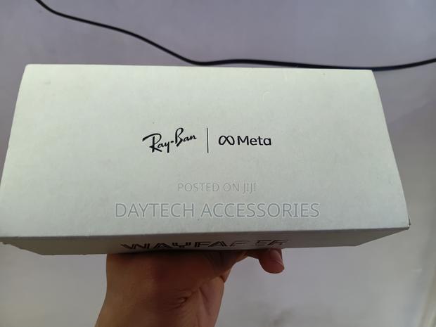 This Is a Ray-Ban Meta Wayfarer Smart Glasses Box.