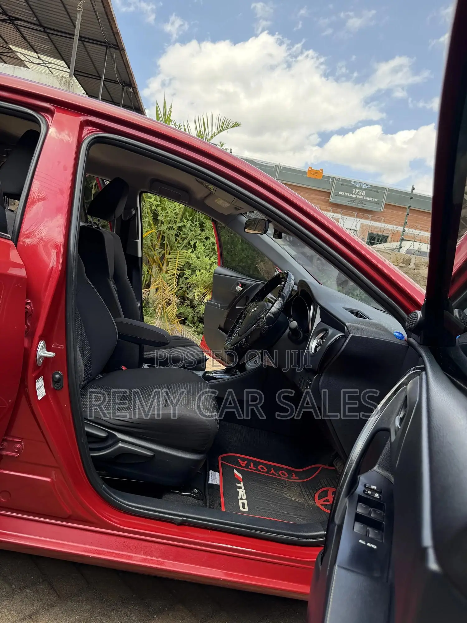 Toyota Auris 2017 Red