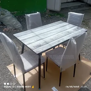 4-Seater Dinning Set With Whitewished Wood-Plank Table