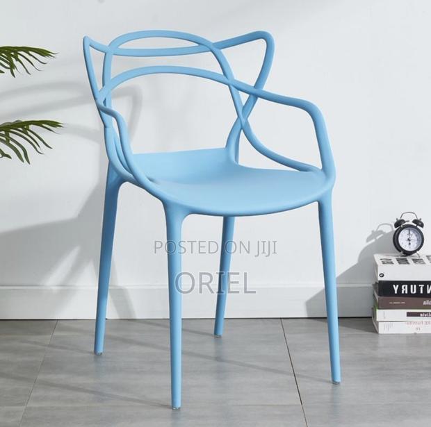Home Chairs : Indoor/Outdoor Stackable Plastic Chair - thumbnail 10