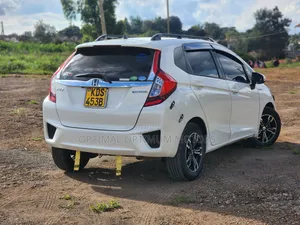 Honda Fit 2017 Pearl