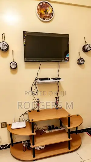 Furnished Studio Apartment in Valley Arcade for rent