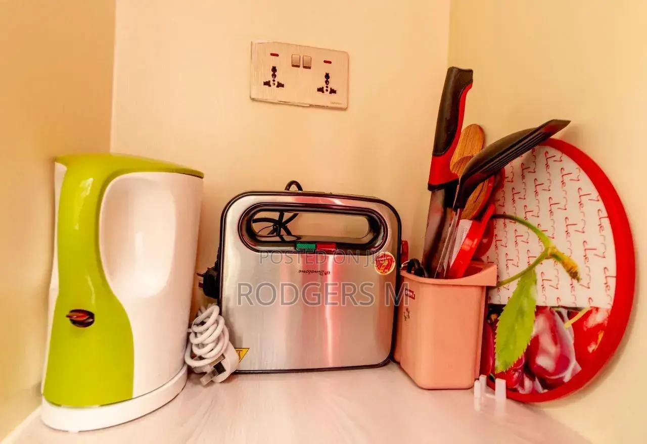 Furnished Studio Apartment in Valley Arcade for rent