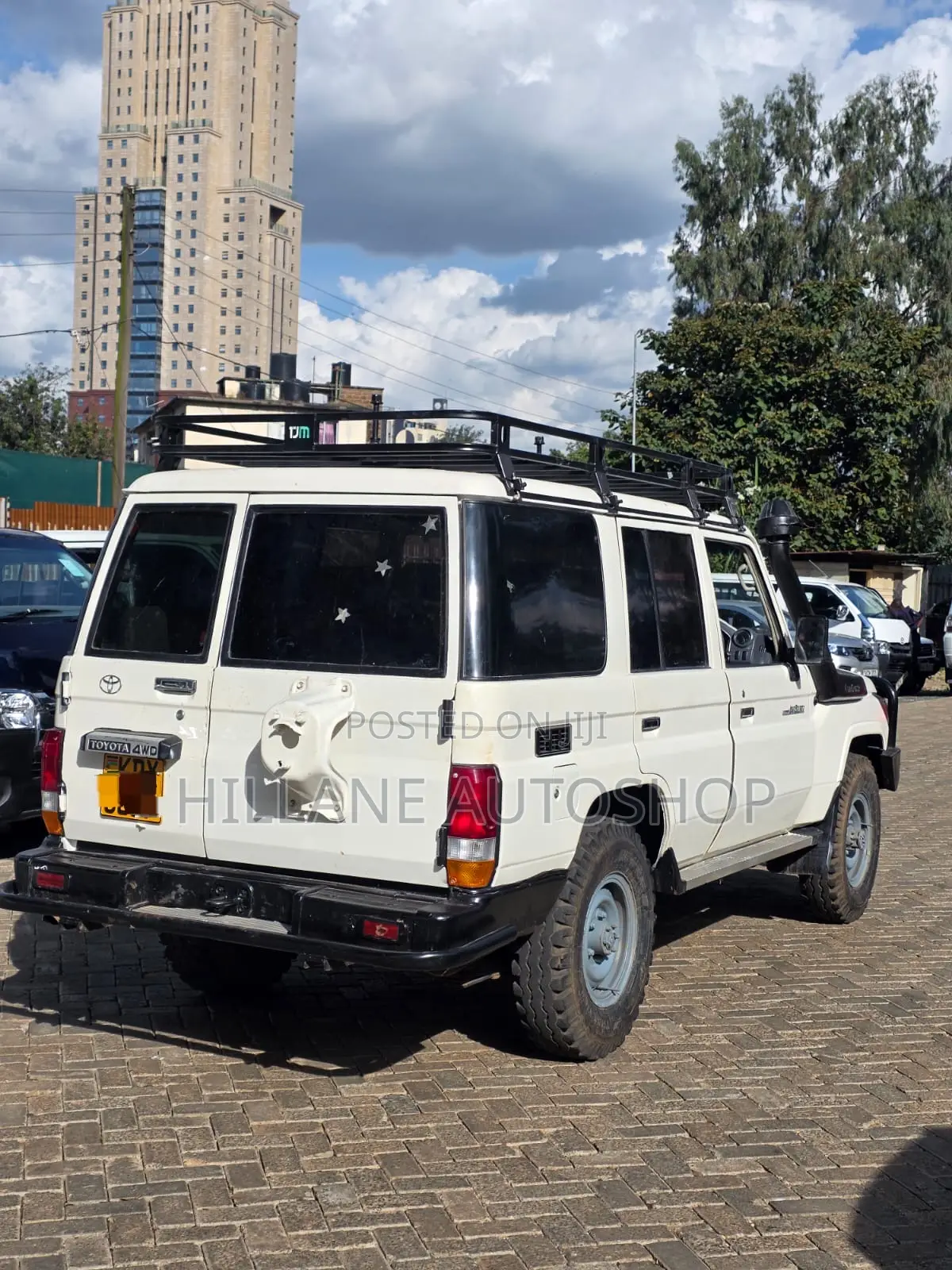Toyota Land Cruiser 2012 White
