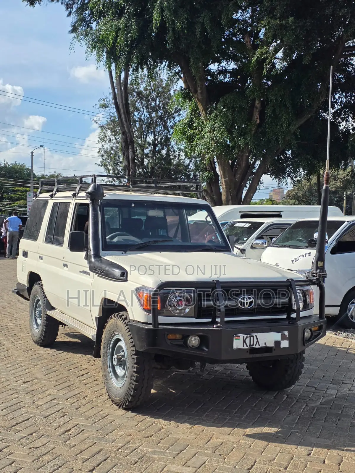 Toyota Land Cruiser 2012 White