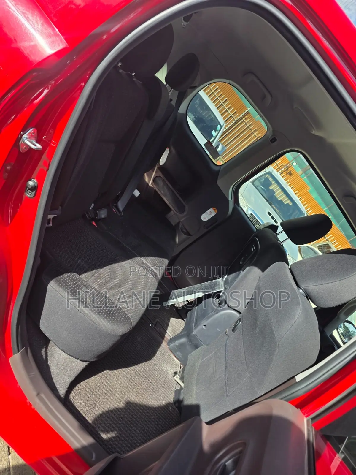 Toyota Porte 2018 Red