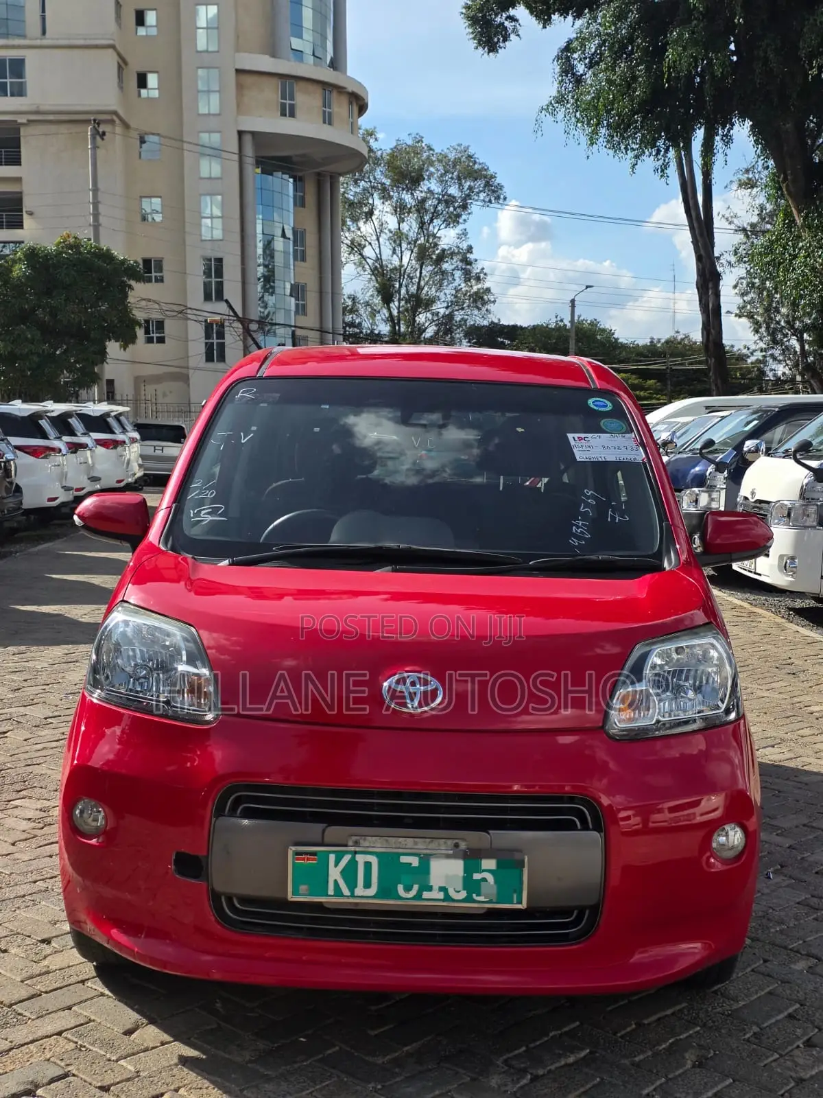 Toyota Porte 2018 Red