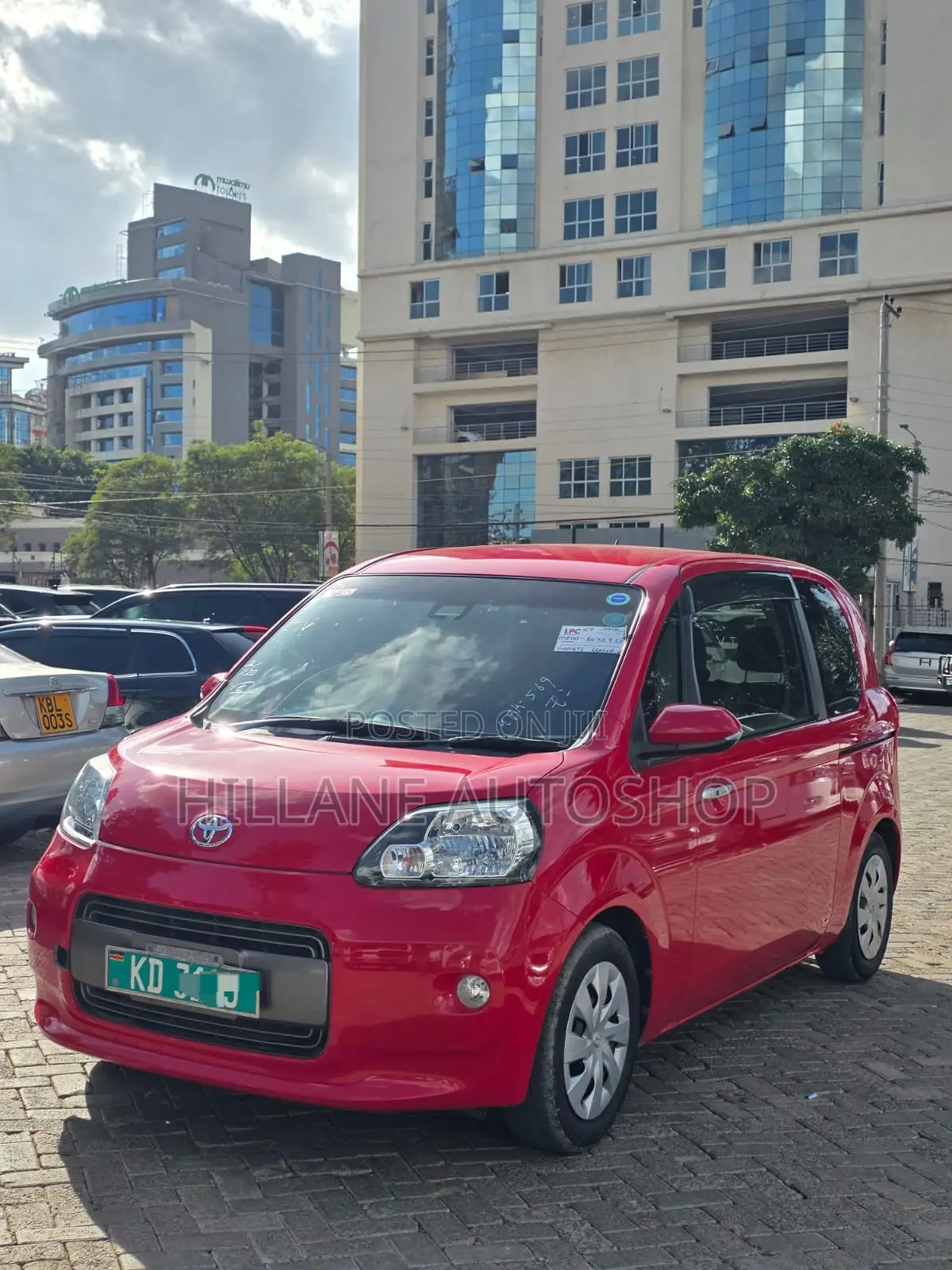 Toyota Porte 2018 Red