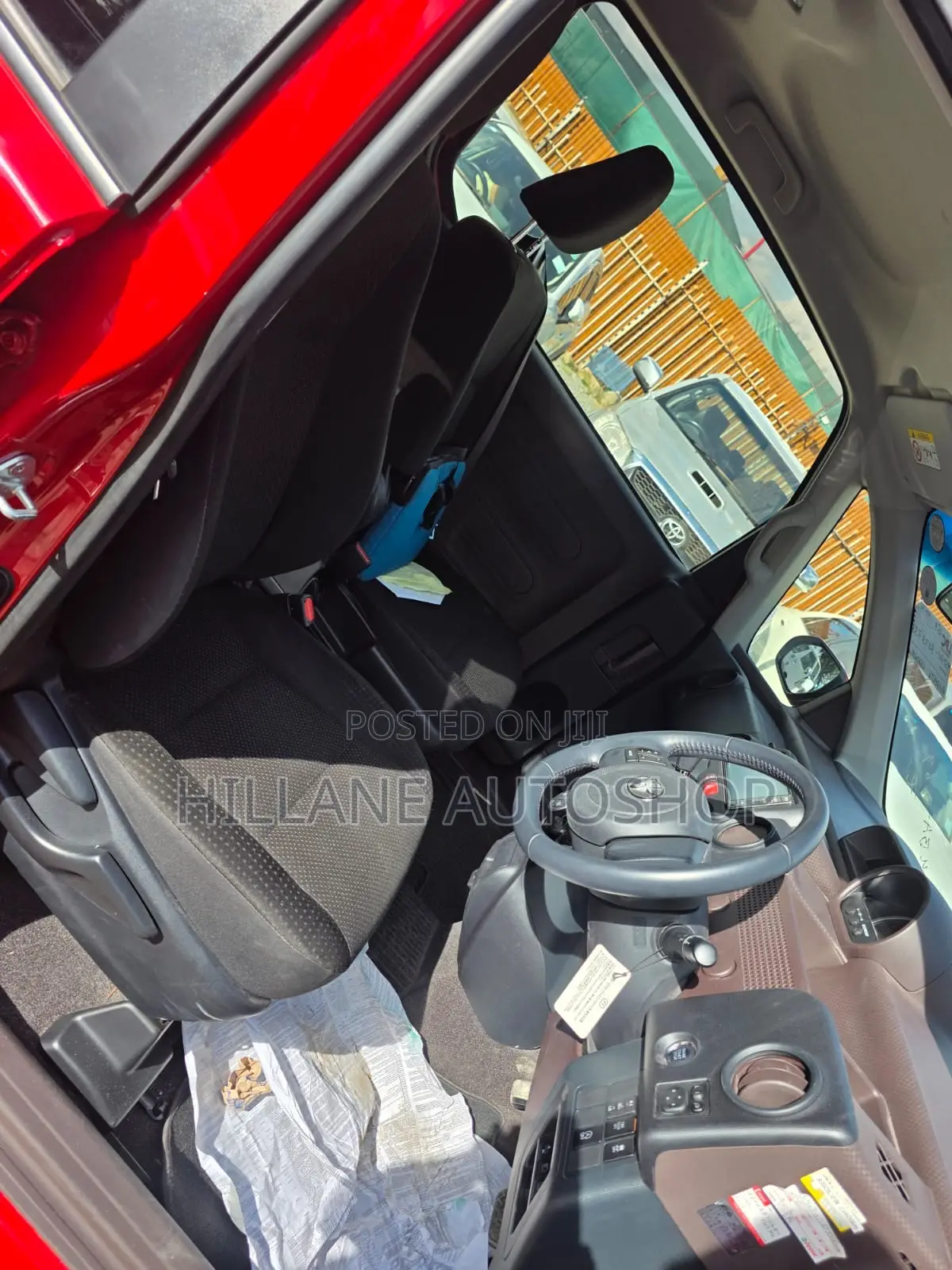 Toyota Porte 2018 Red