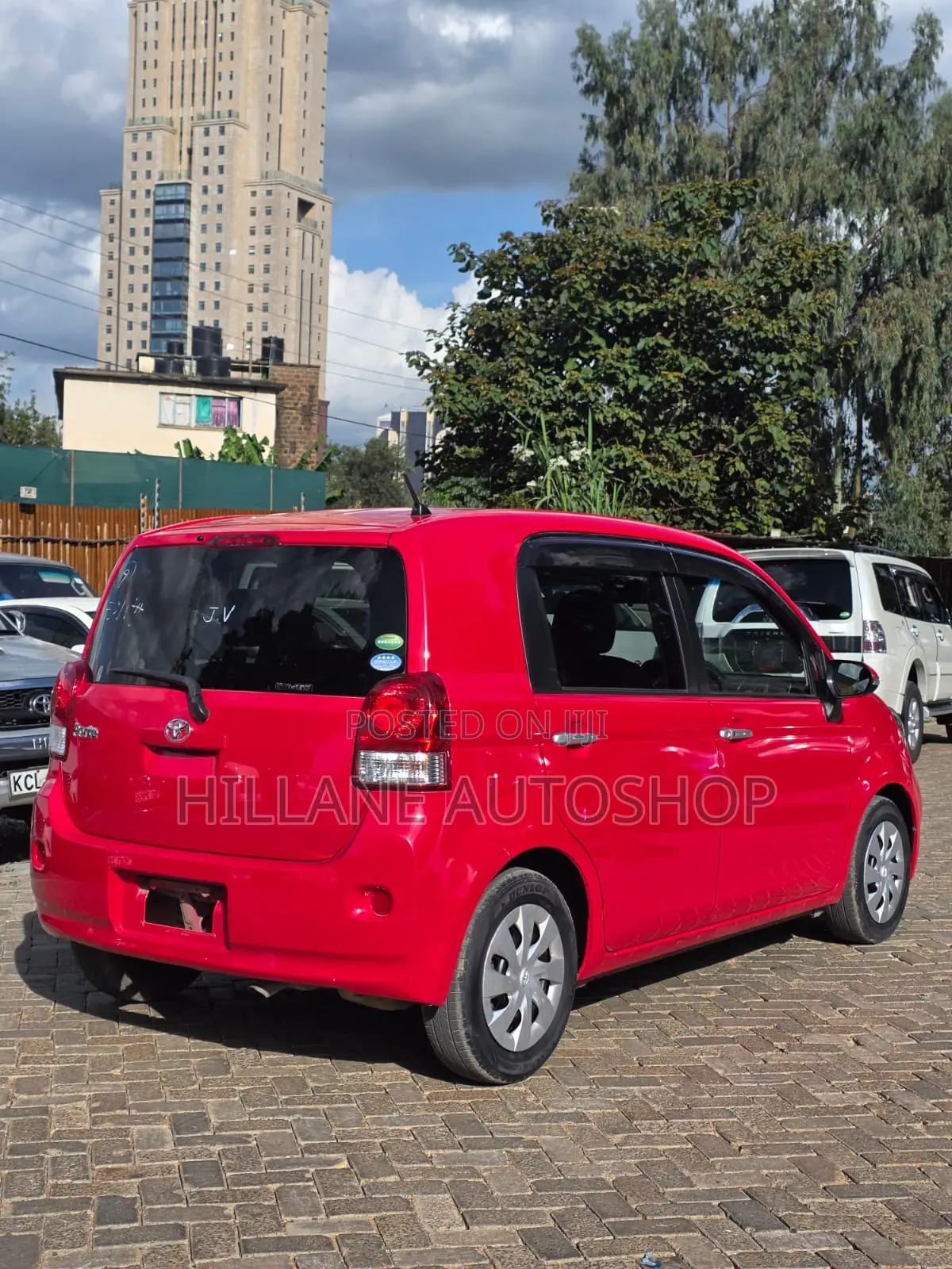 Toyota Porte 2018 Red