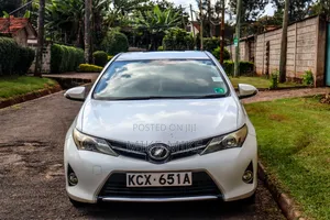 Toyota Auris 2012 White