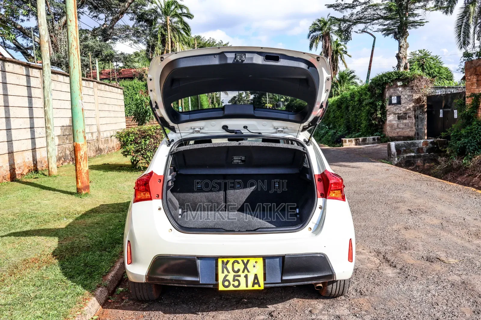 Toyota Auris 2012 White