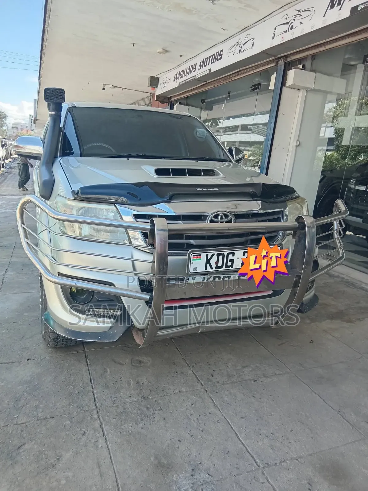 Toyota Hilux 2015 Gray