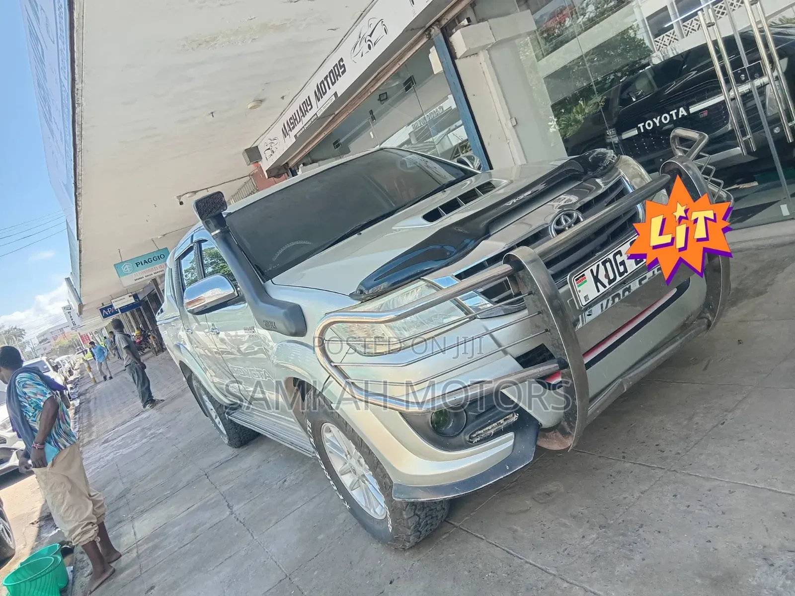 Toyota Hilux 2015 Gray