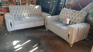 Cream White Chester Seat