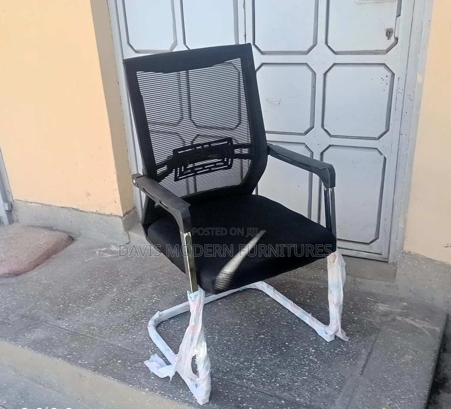 Visitors Chairs With Lumbar Support