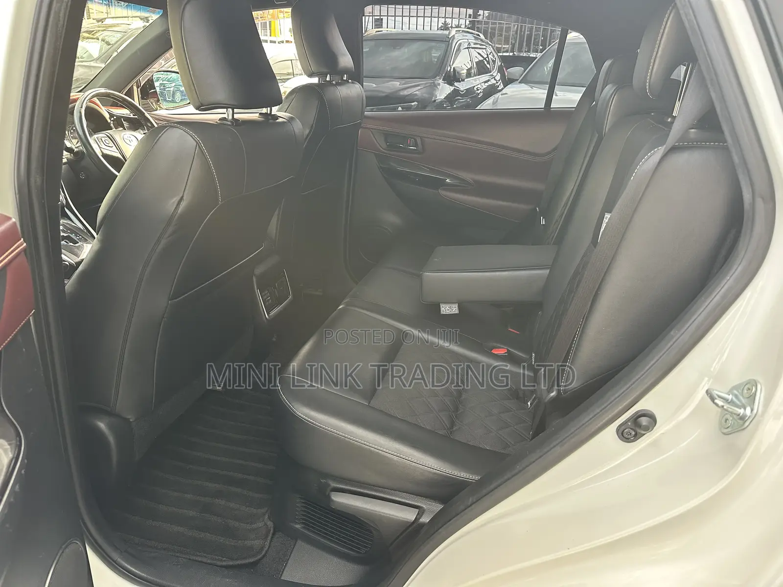 Toyota Harrier 2.0 2019 Pearl