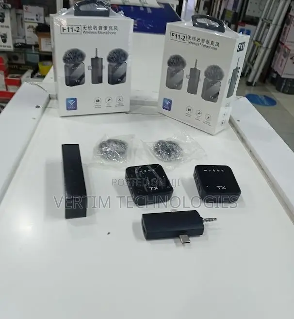 F11-2 Wireless Lapel Microphone 3-in-1 for Conferences Video