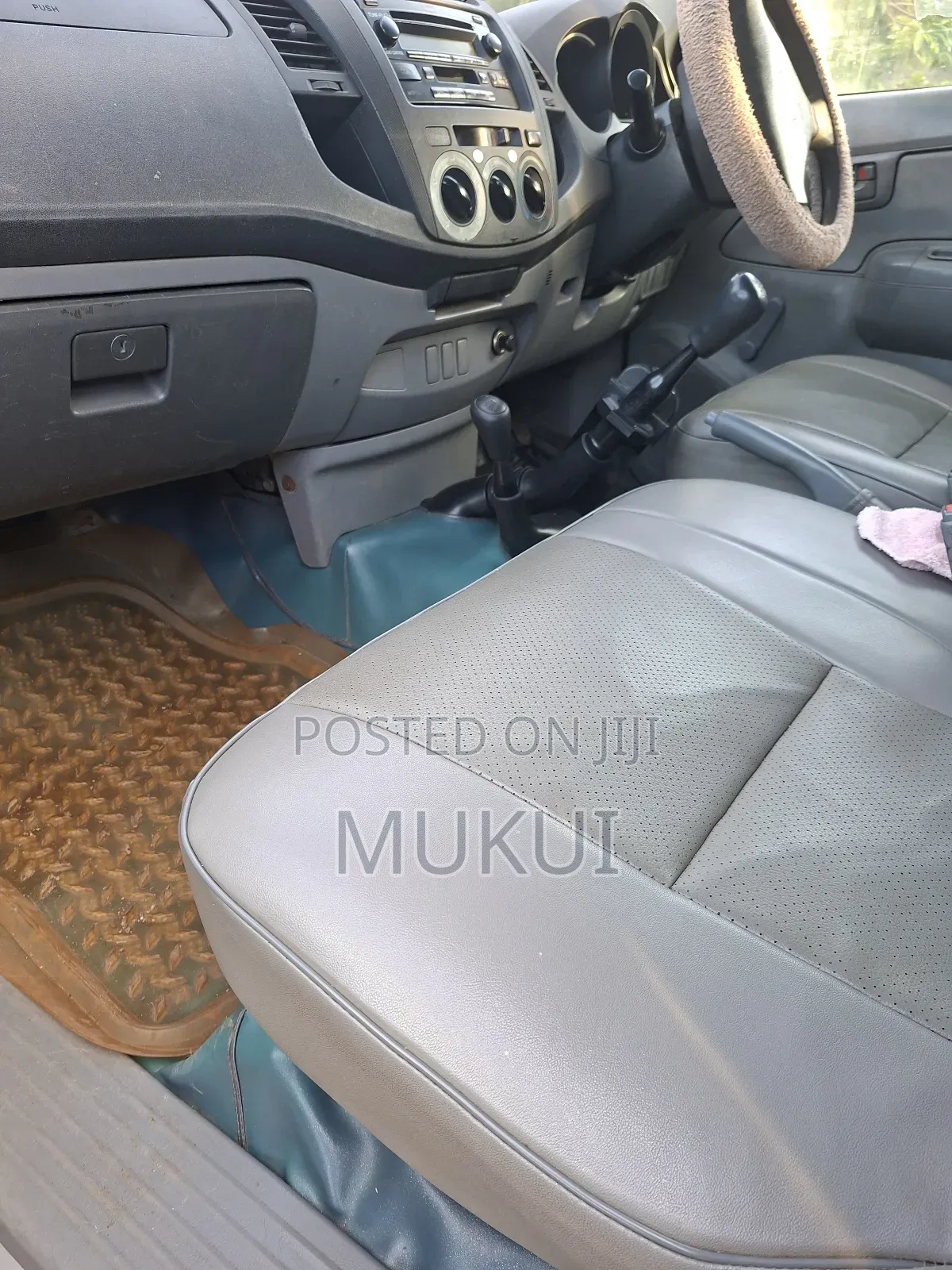 Toyota Hilux 2.5 D-4D 4X4 SRX 2010 Brown