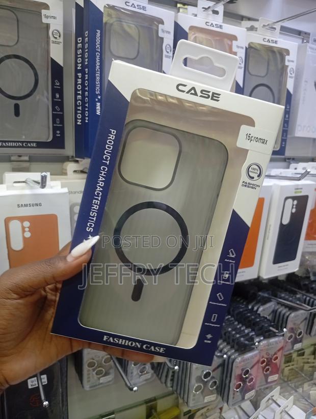 iPhone 15 Pro Max Amber Magnetic Protective Case - thumbnail 2