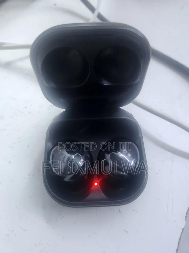 Headphones - thumbnail 2