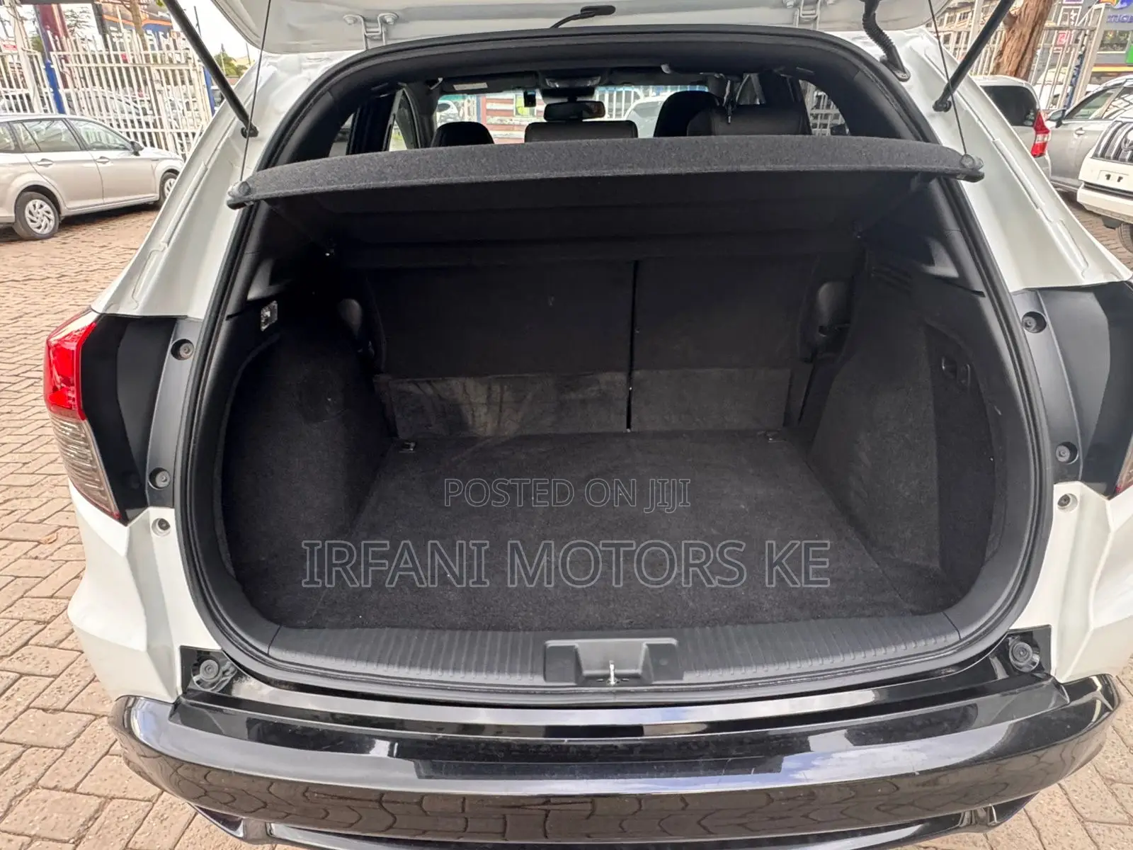Honda Vezel 1.5 Hybrid 2WD 2019 White