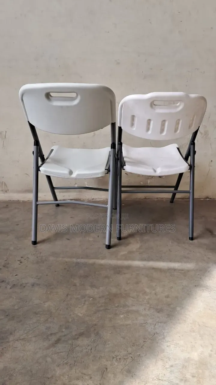 White Heavy Duty Plastic Folding Chairs
