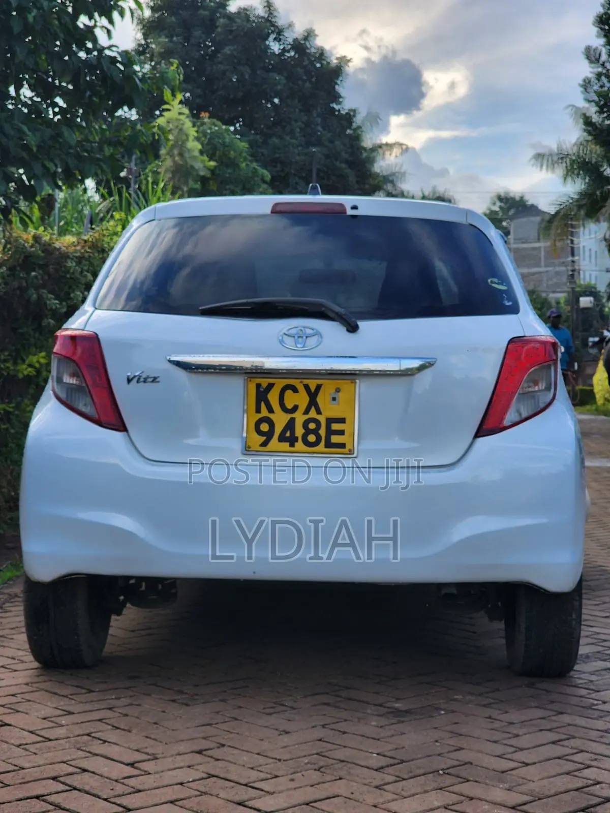 Toyota Vitz 2012 White