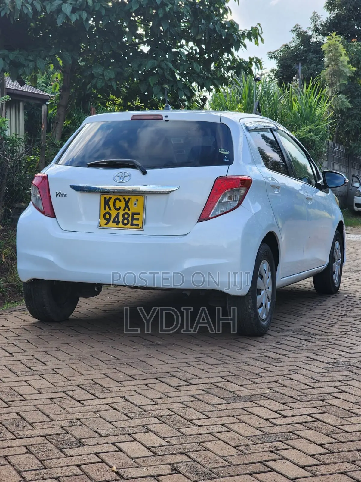 Toyota Vitz 2012 White