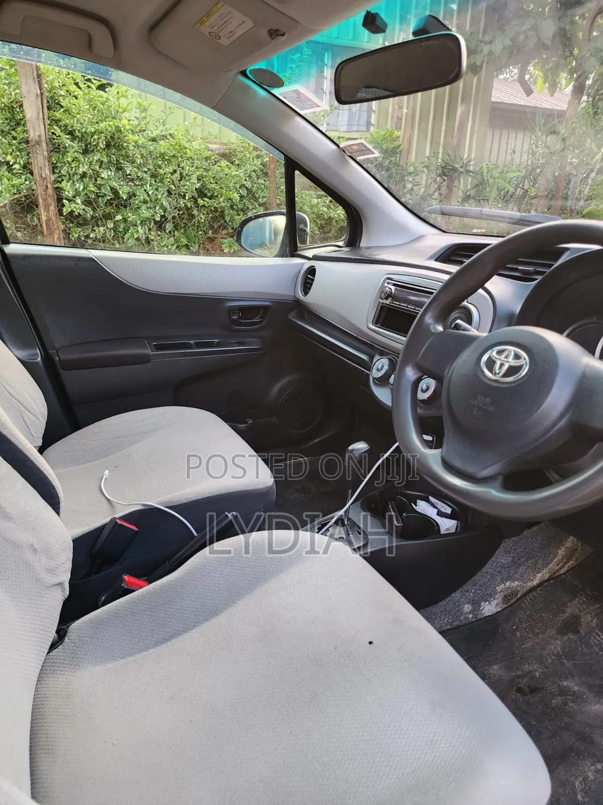 Toyota Vitz 2012 White