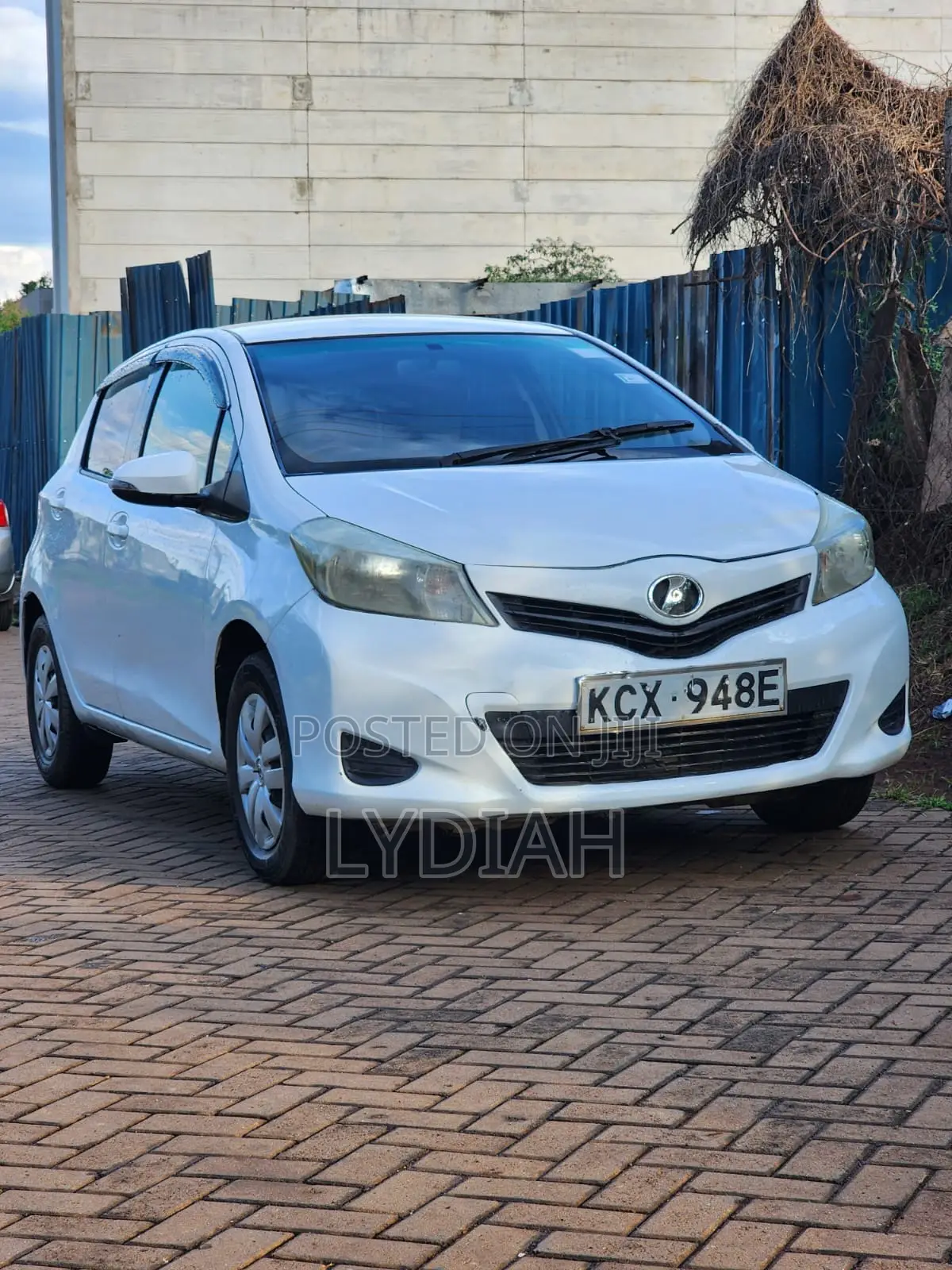 Toyota Vitz 2012 White