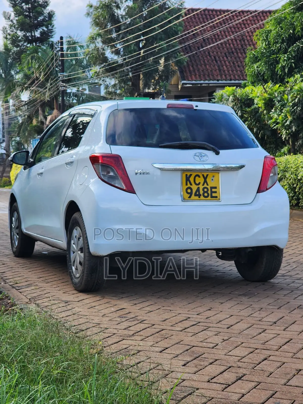 Toyota Vitz 2012 White
