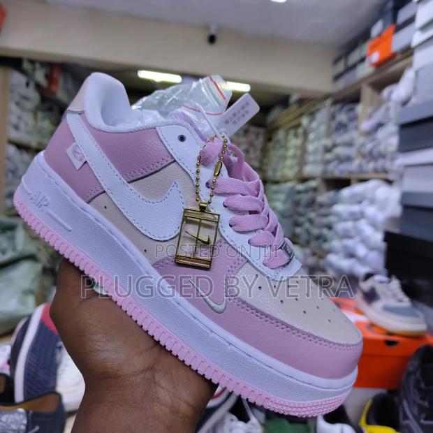 Airforce 1 in a Pink and White Color Scheme Edition. - thumbnail 2