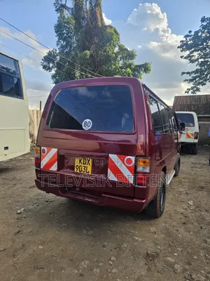 Nissan Caravan (Urvan) 2007 Red