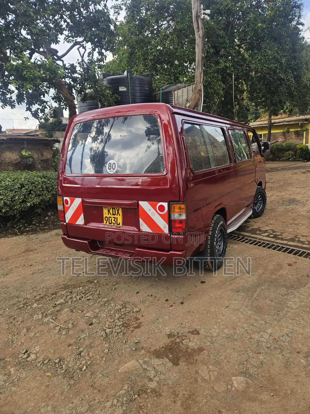 Nissan Caravan (Urvan) 2007 Red