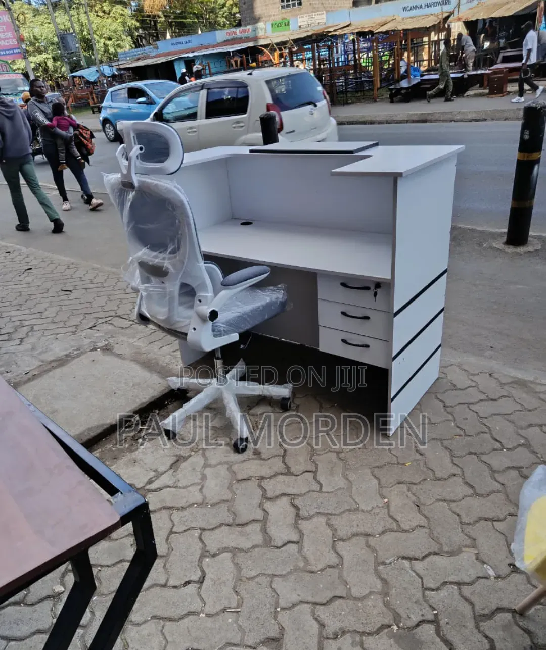 1. 4m Reception Waiting Desk