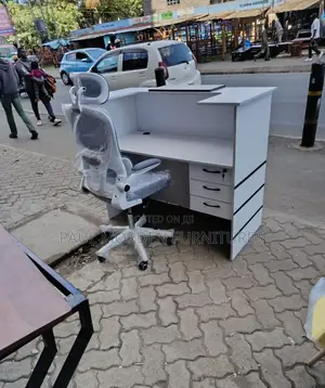 1. 4m Reception Waiting Desk