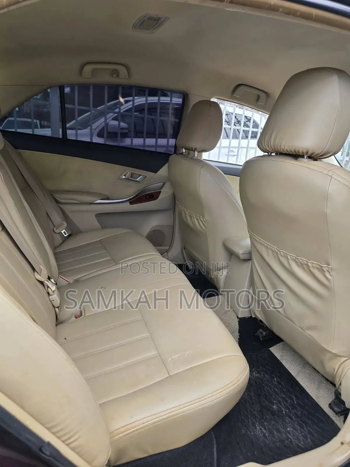 Toyota Premio 2017 Maroon