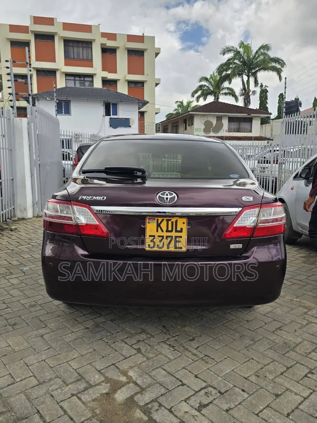 Toyota Premio 2017 Maroon