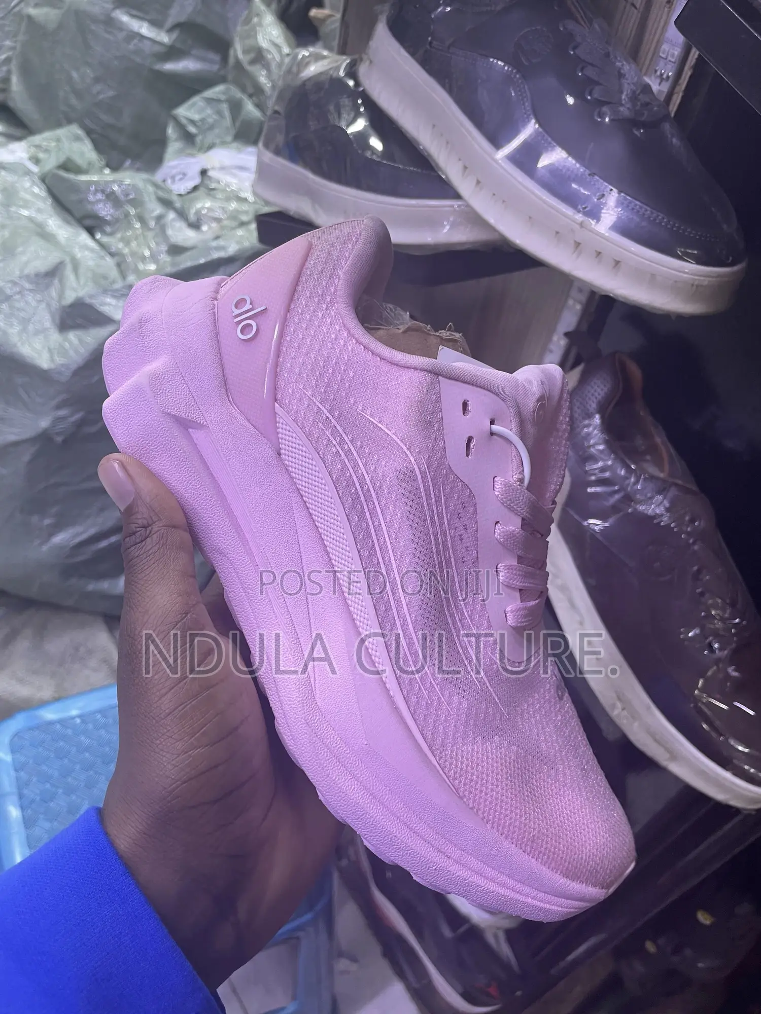Alo Sneakers