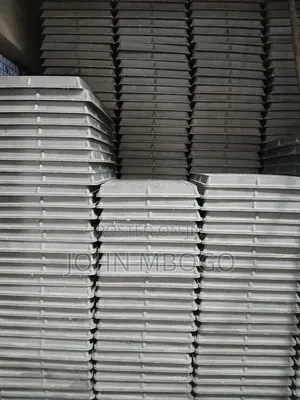 Reinforced Fibre Manhole Cover . 450mm X600mm